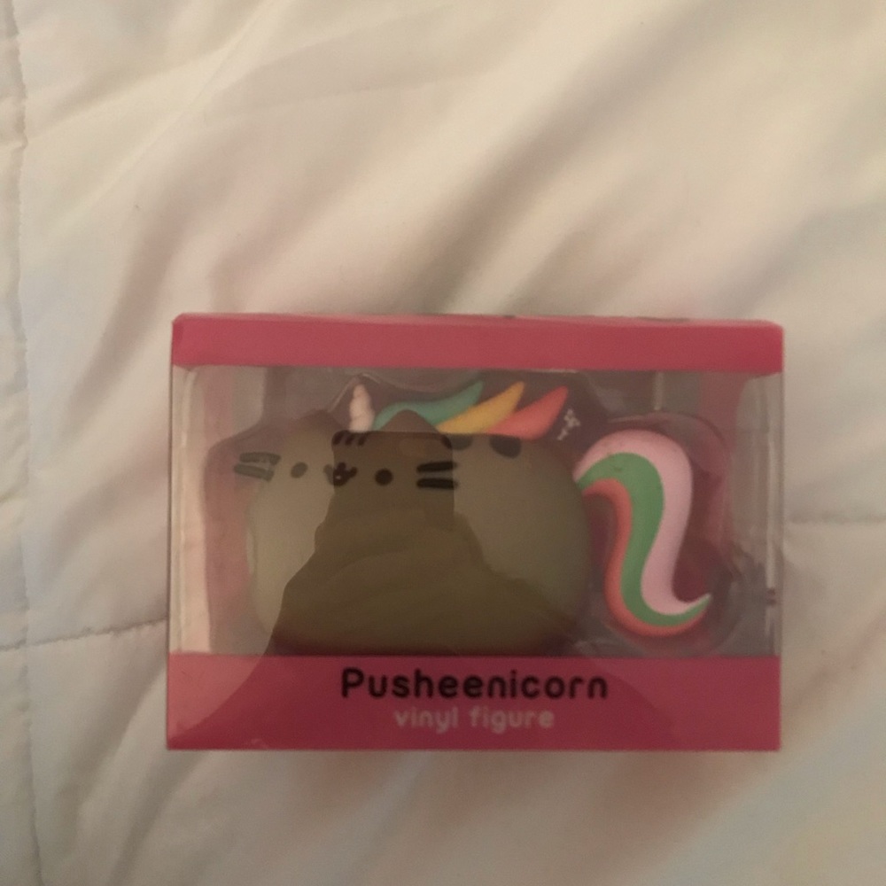 Pusheenicorn vinyl figure
